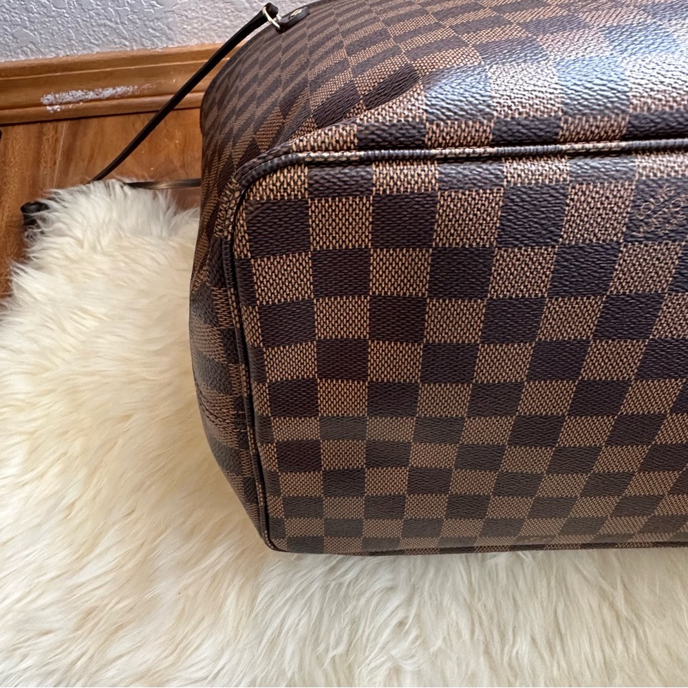 Louis Vuitton Neverfull GM Tote in Damier Ebene - Picture 3 of 6
